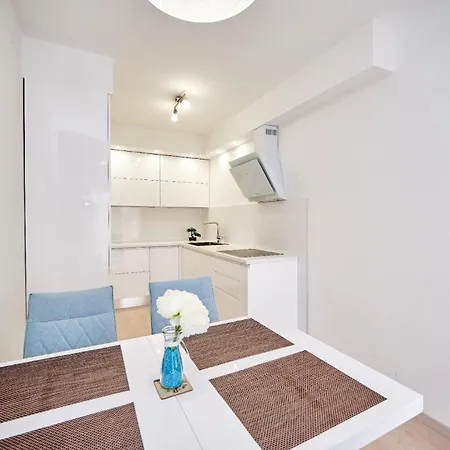 아파트 Ferienwohnung Fur 4 Personen Ca 65 Qm In Split, Dalmatien Mitteldalmatien *